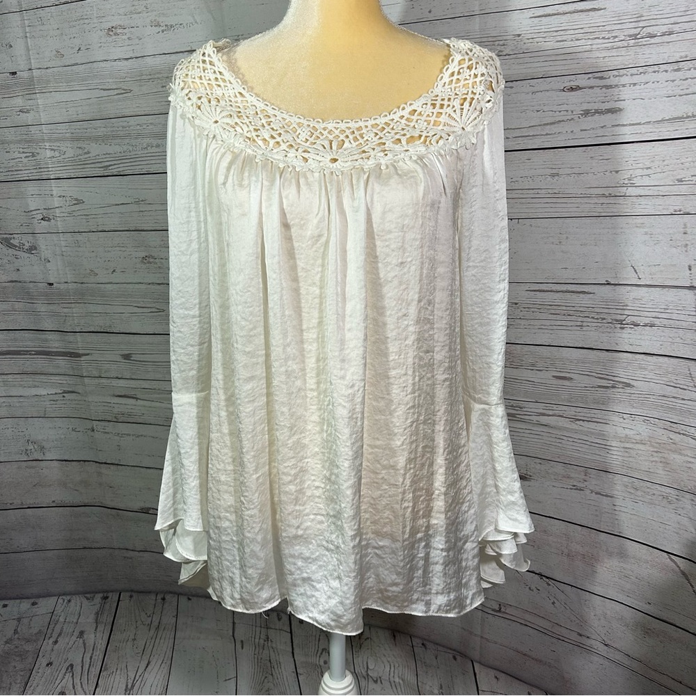 Melissa Paige White Soft Tunic Top